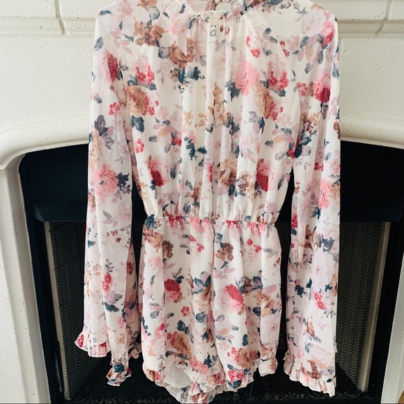 NWOT Floral Open Back Romper - Picture 4 of 8